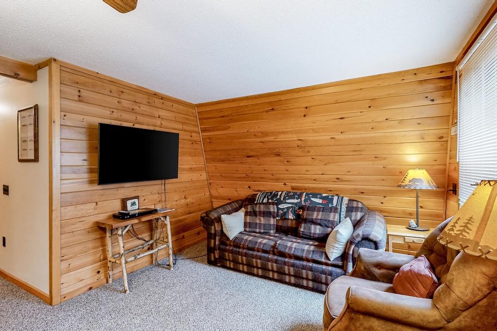 Pet Friendly Two Cabins in Onewith Lake View & Private Dock