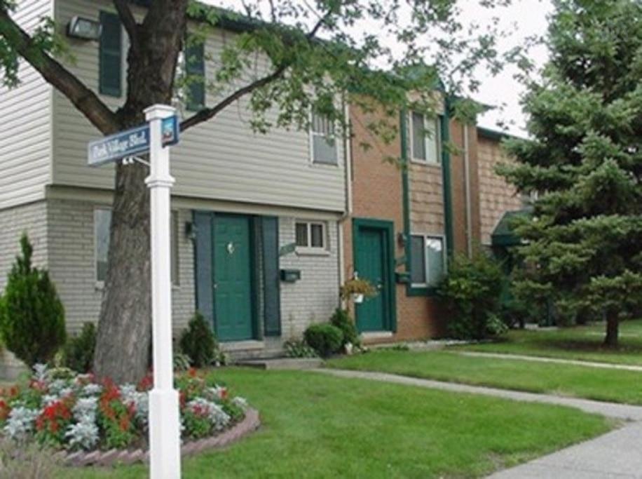 Pet Friendly Hotels In Monroe Mi Bringfido