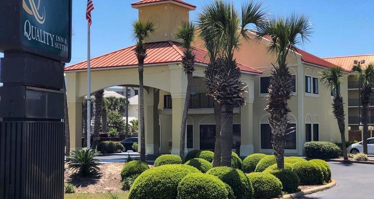 Quality Inn Suites Pet Policy