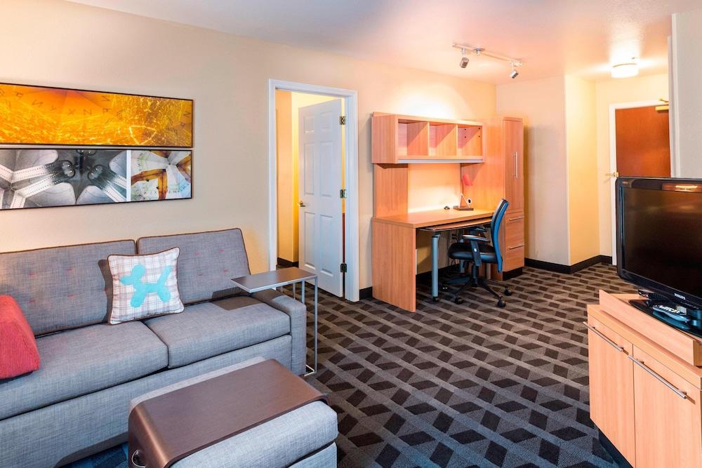 Pet Friendly TownePlace Suites by Marriott Kennesaw