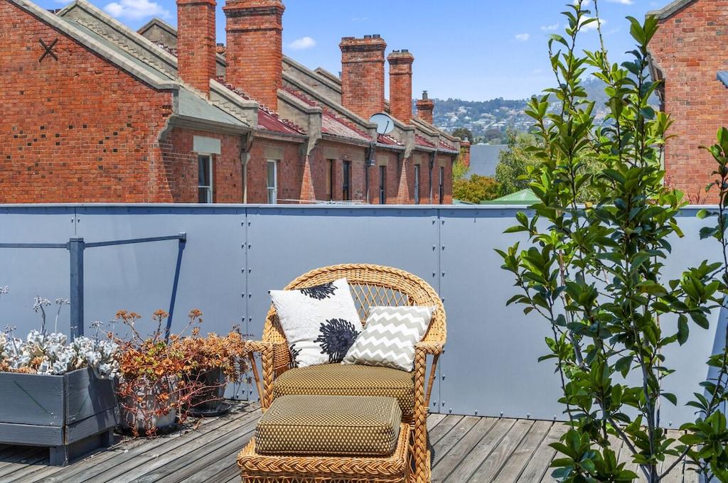 North Hobart Gem Pet Policy