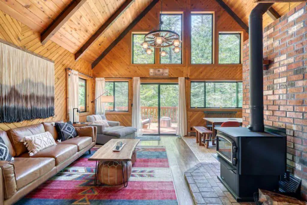 Pet Friendly Mt Hood Retro Modern Cabin with Seasonal Stream