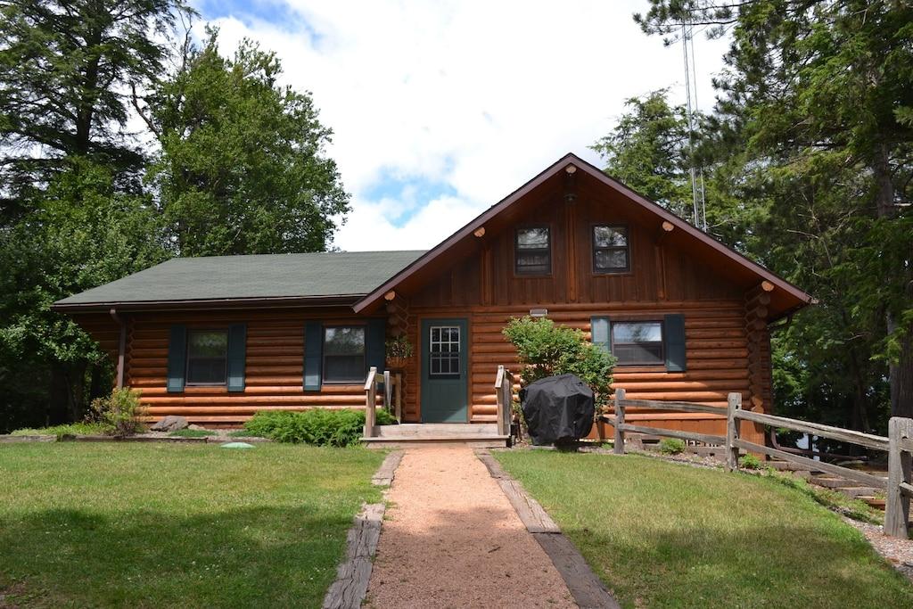 Log Home on Cisco Chain of Lakes Pet Policy