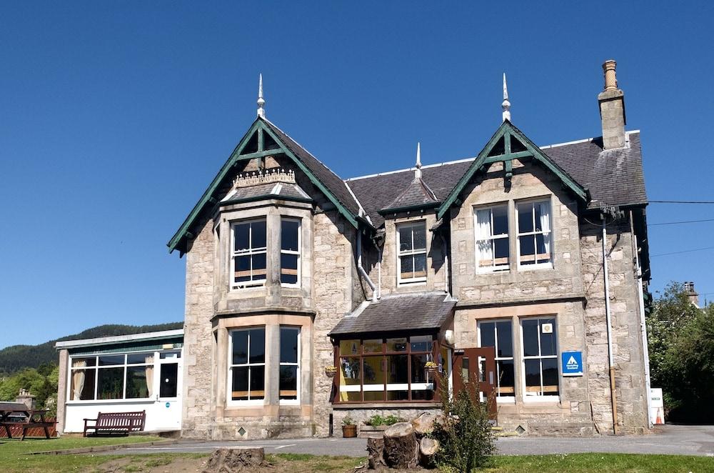 Pet Friendly Pitlochry Youth Hostel