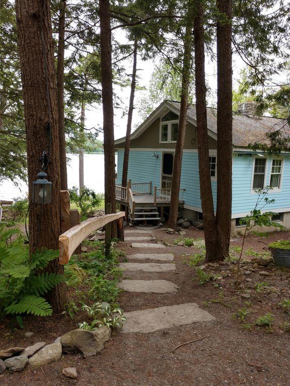 Pet Friendly Waterfront 3/1 House with Fire Pit