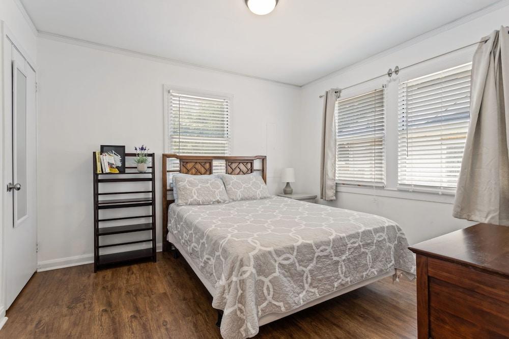 2BR Near Downtown Greenville Pet Policy