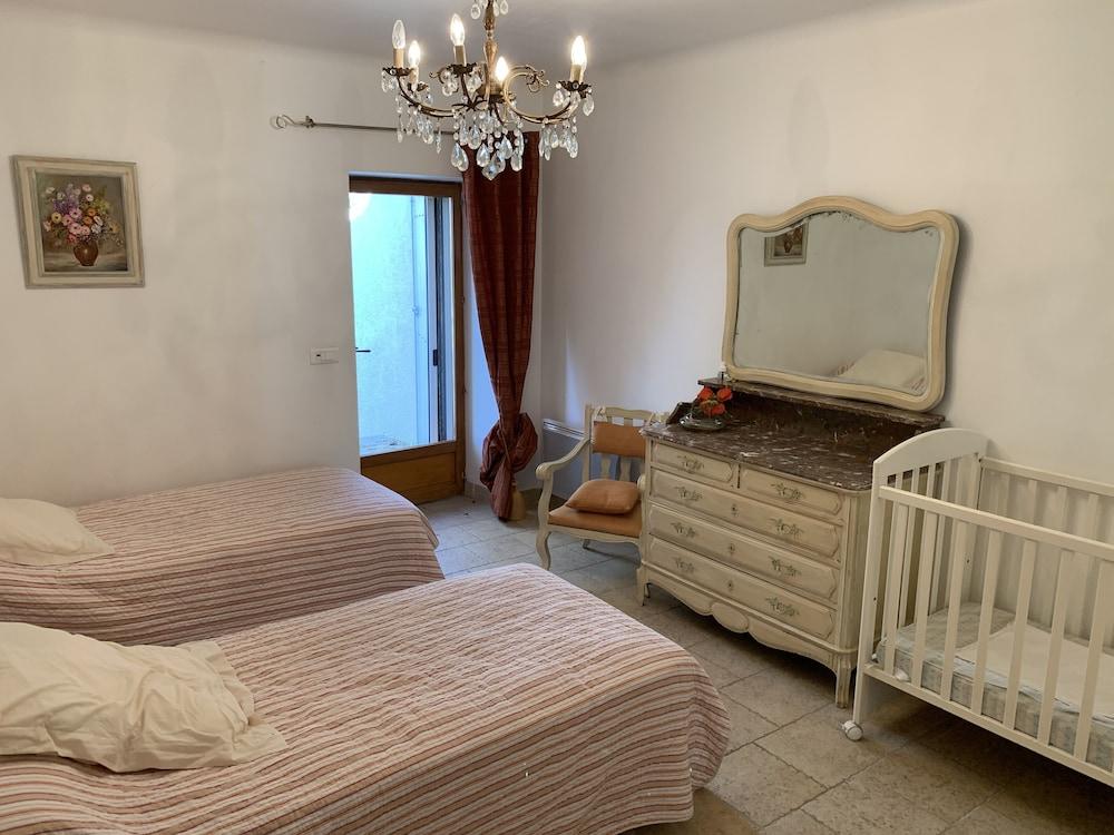 Pet Friendly Typical Provencal Farm