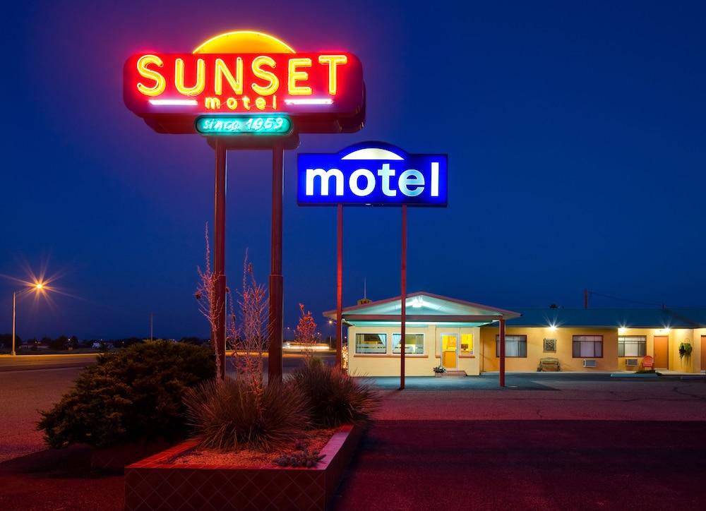 Pet Friendly Sunset Motel