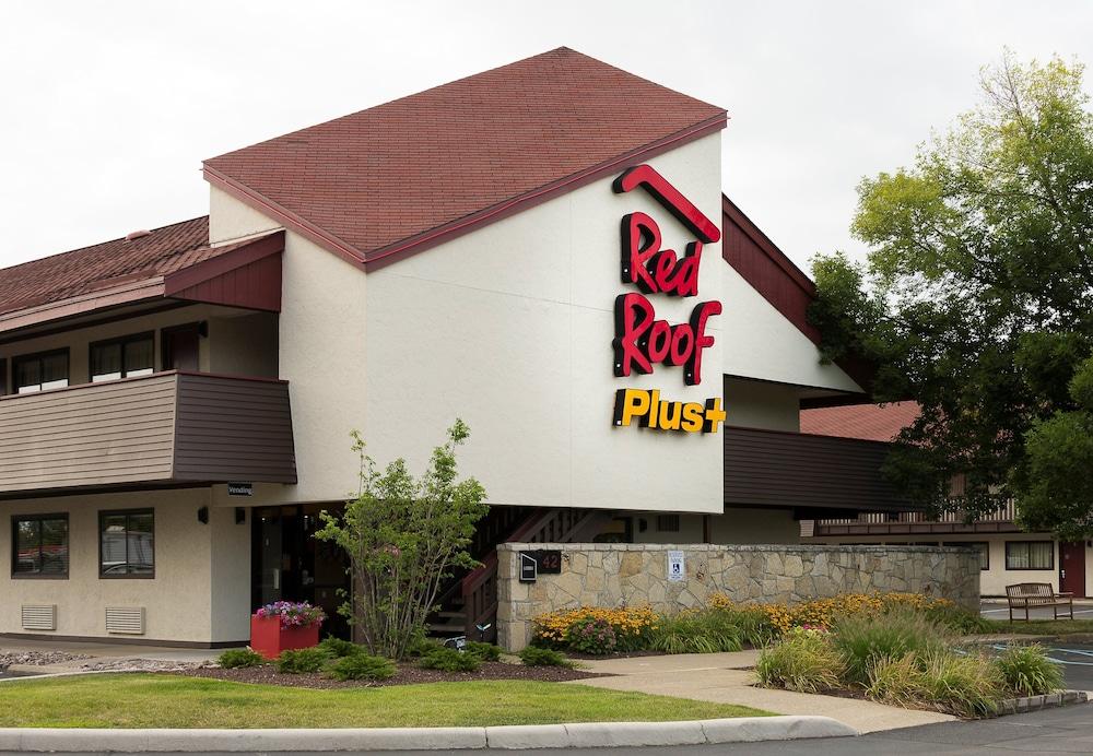 Pet Friendly Red Roof Inn PLUS+ Pittsburgh South - Airport