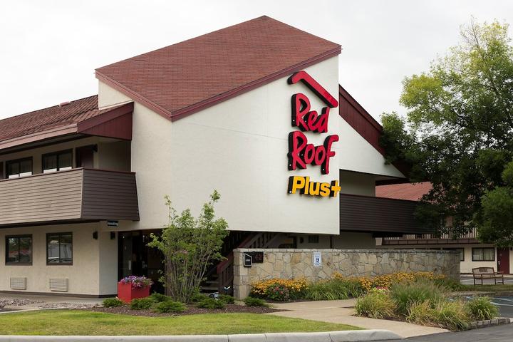Pet Friendly Red Roof Inn PLUS+ Pittsburgh South - Airport