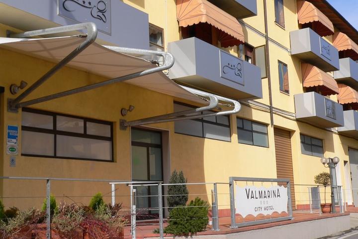 Pet Friendly Hotel Valmarina