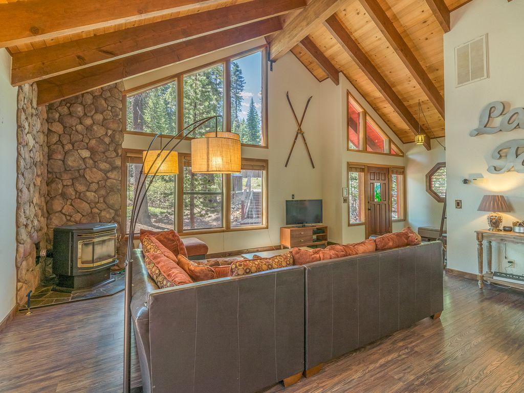 Solitude Retreat in Tahoe Vista Pet Policy