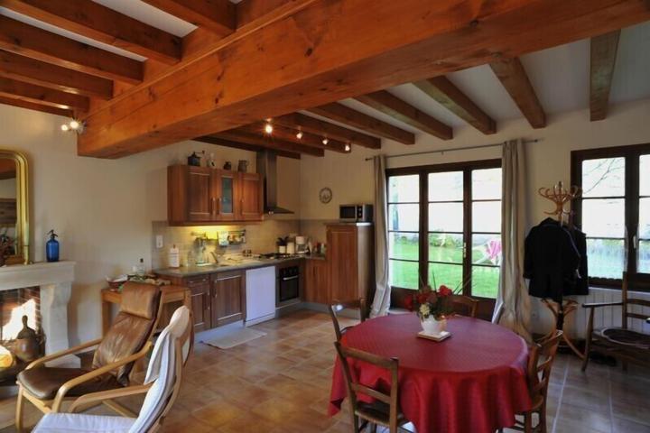 Pet Friendly Charming Cottage in Michaugues