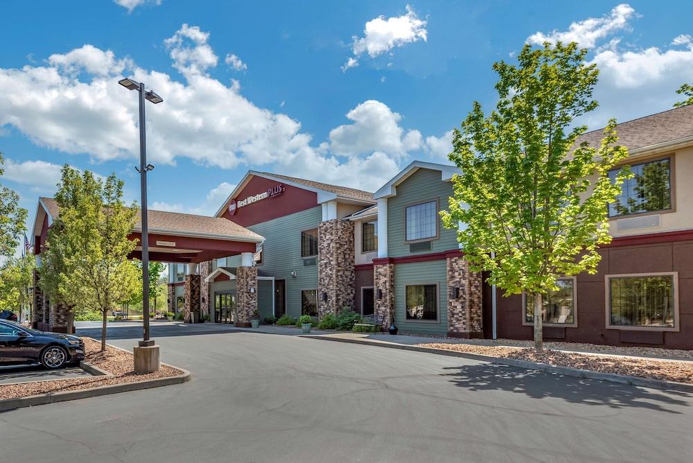 Best Western Plus Victor Inn & Suites Pet Policy