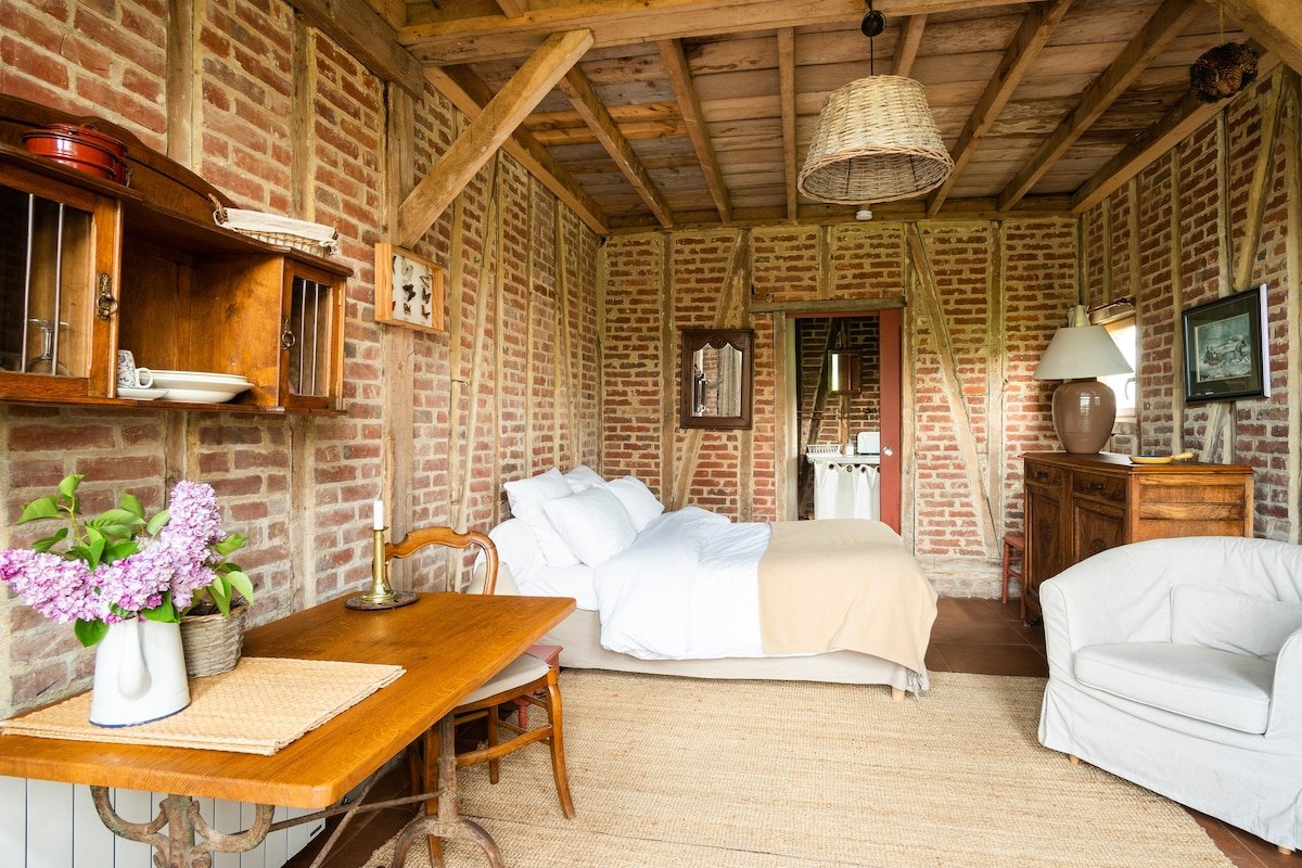 Picture of an airbnb that allows dogs in Epaignes, FR.