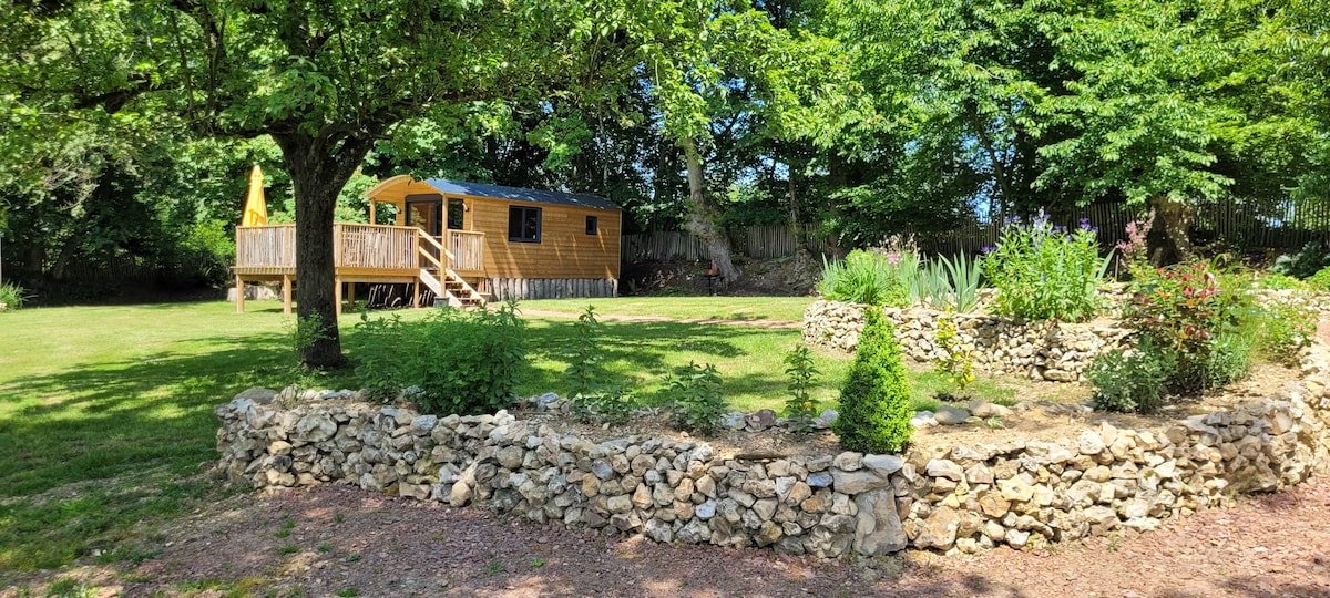 Photo of an airbnb that welcomes pets in Epaignes, FR.