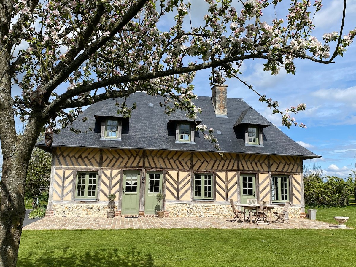 Photo of a vacation rental that allows dogs in Epaignes, FR.