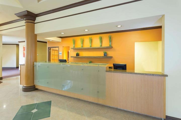 Pet Friendly La Quinta Inn & Suites by Wyndham Raleigh/Durham Southpoint