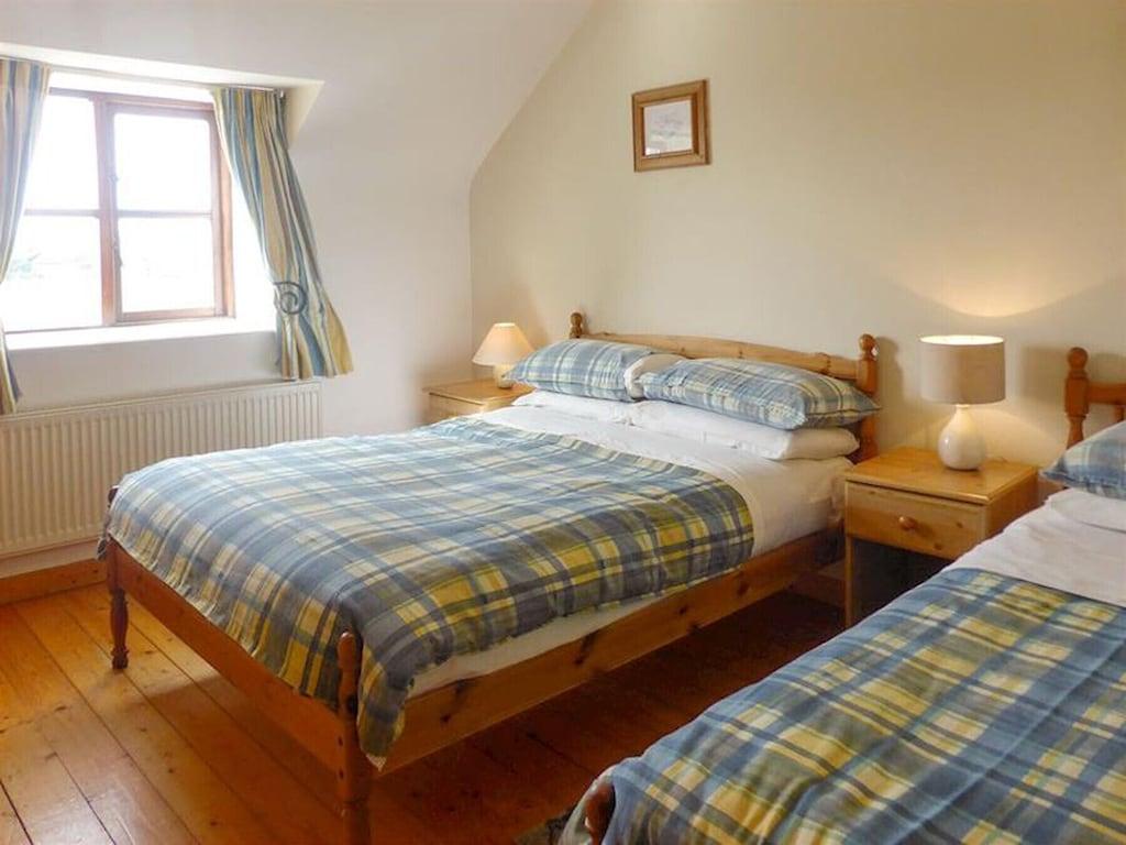 Pet Friendly Coninbeg Holiday Cottage on Mill Road Farm