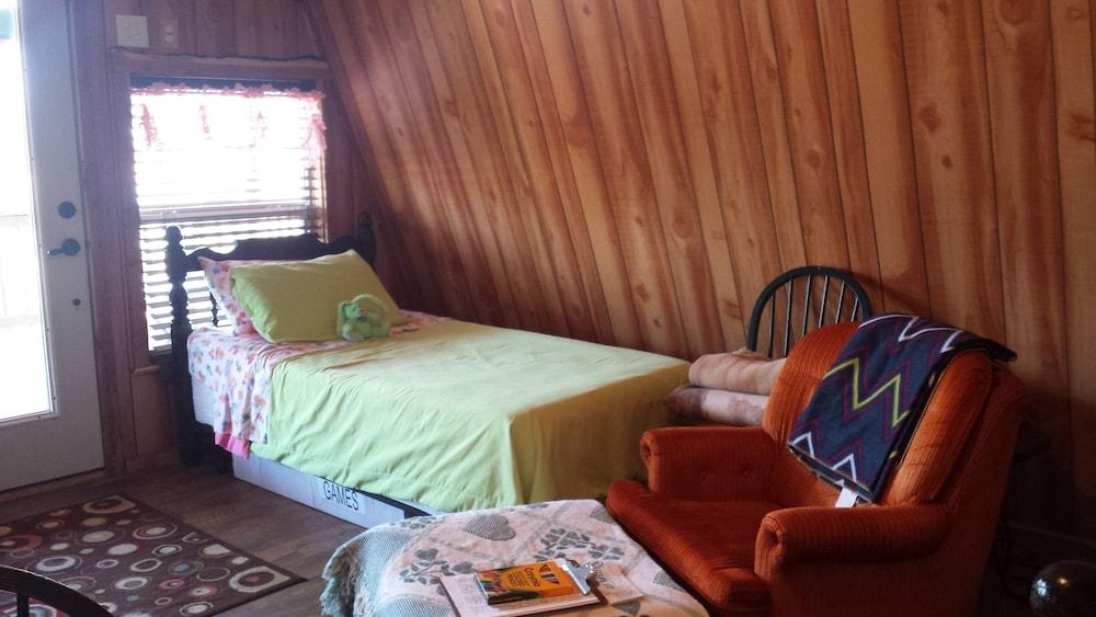 Lake Eufaula Lakefront & Dock Pet Policy