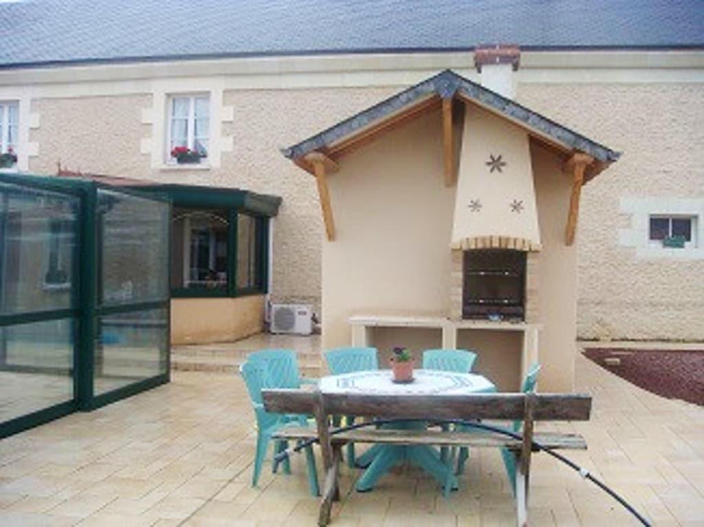 Pet Friendly 2BR House With Shared Pool & Enclosed Garden