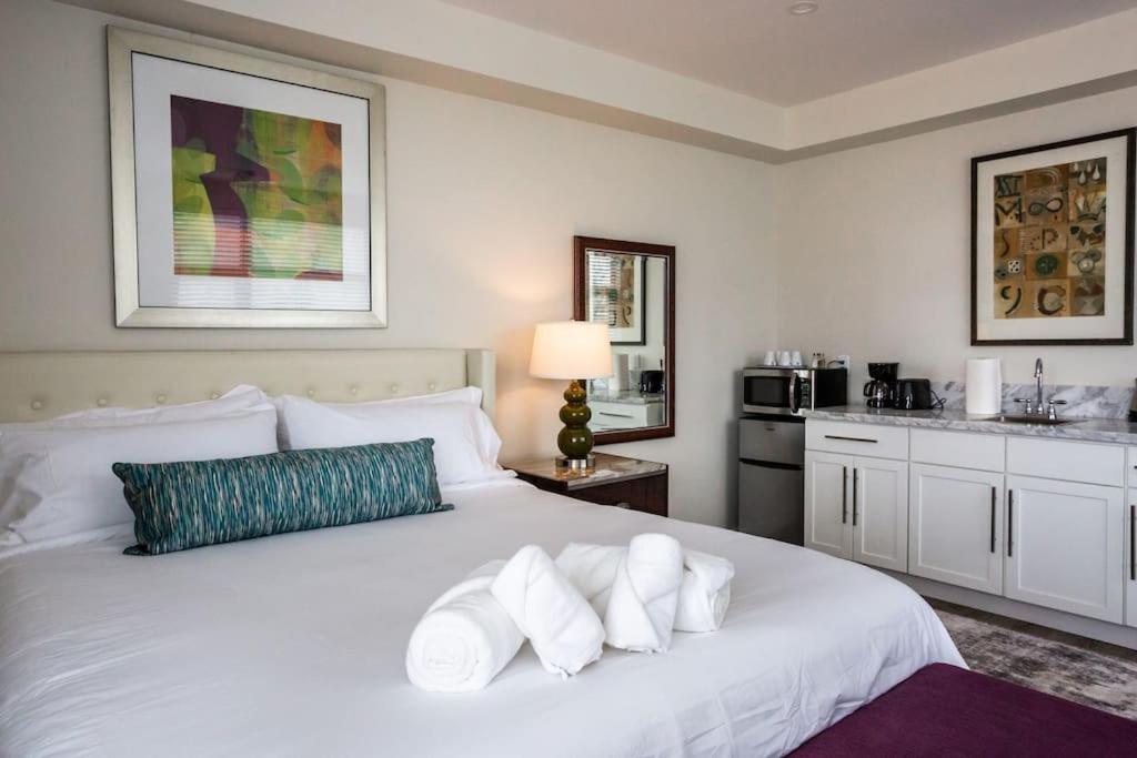 Pet Friendly Next to San Diego Downtown - Cali King Size Studio