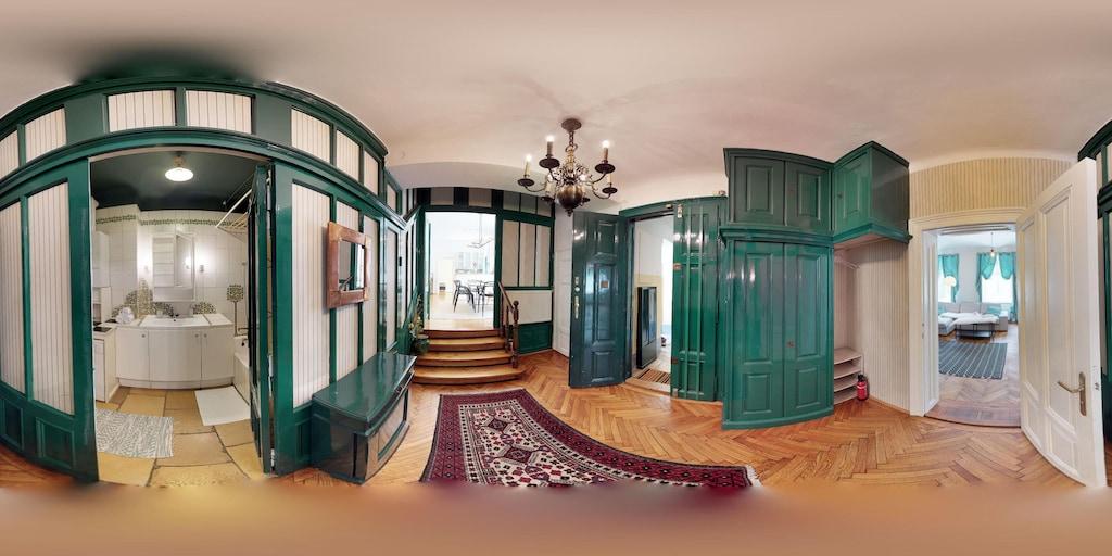 Pet Friendly Old Viennese Style Apartment