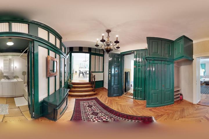 Pet Friendly Old Viennese Style Apartment