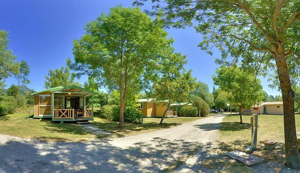 Pet Friendly Camping Des Rosieres