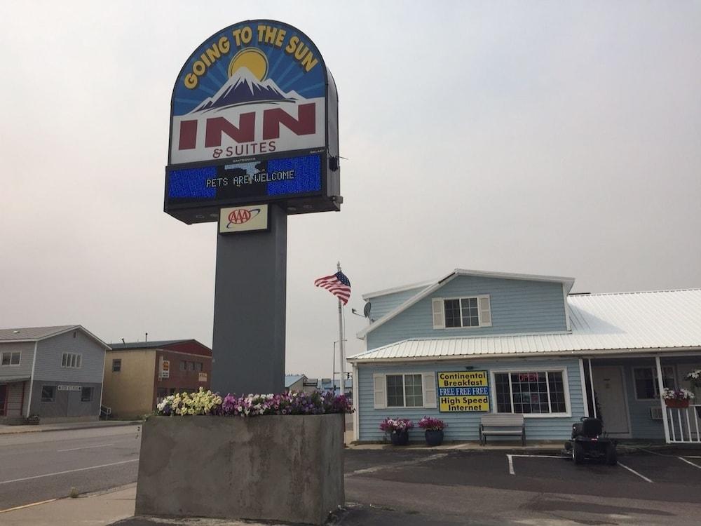 Pet Friendly Going-to-the-Sun Inn & Suites