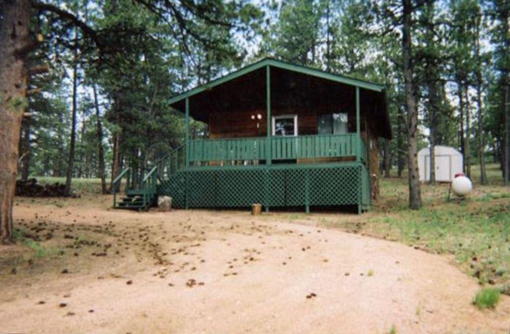 Pet Friendly 1/1 Cabin with Hot Tub
