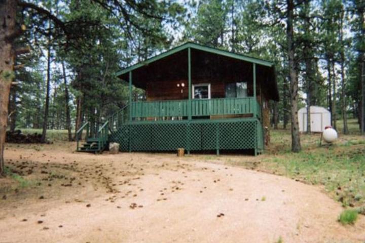 Pet Friendly 1/1 Cabin with Hot Tub