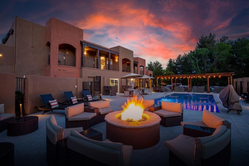 Pet Friendly Arroyo Pinion Hotel Ascend Hotel Collection