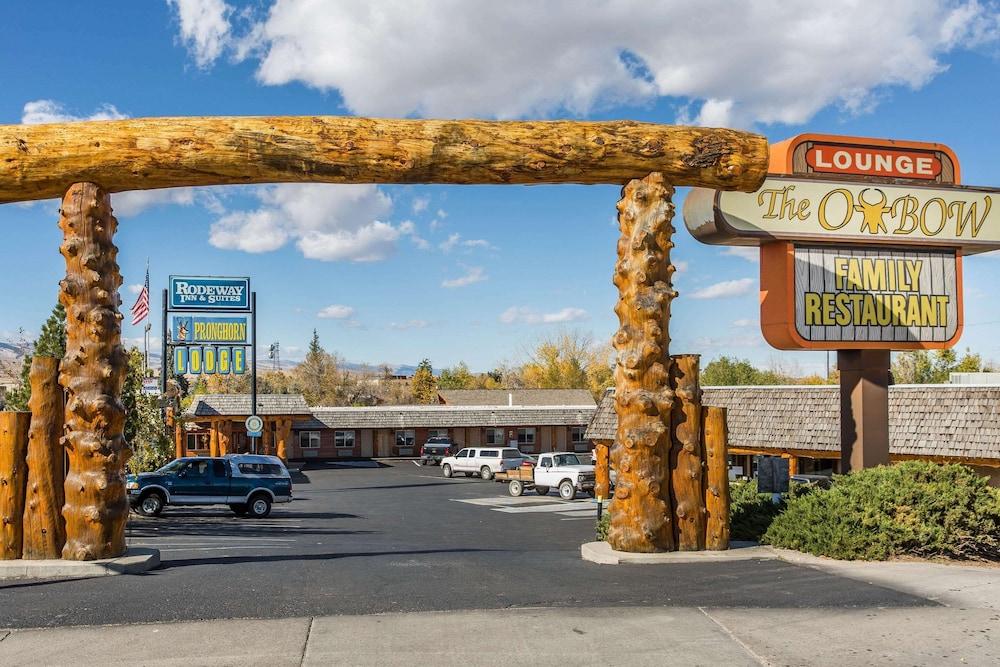 Pet Friendly Rodeway Inn Pronghorn Lodge