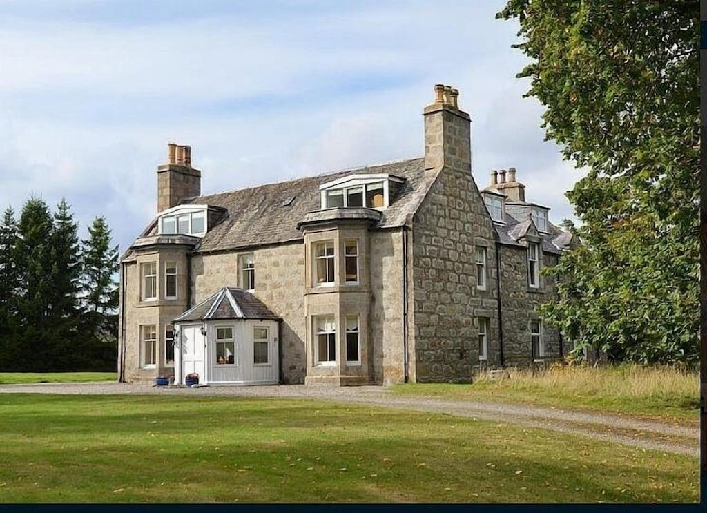 Pet Friendly Large Detached Stone House Dating from 1790