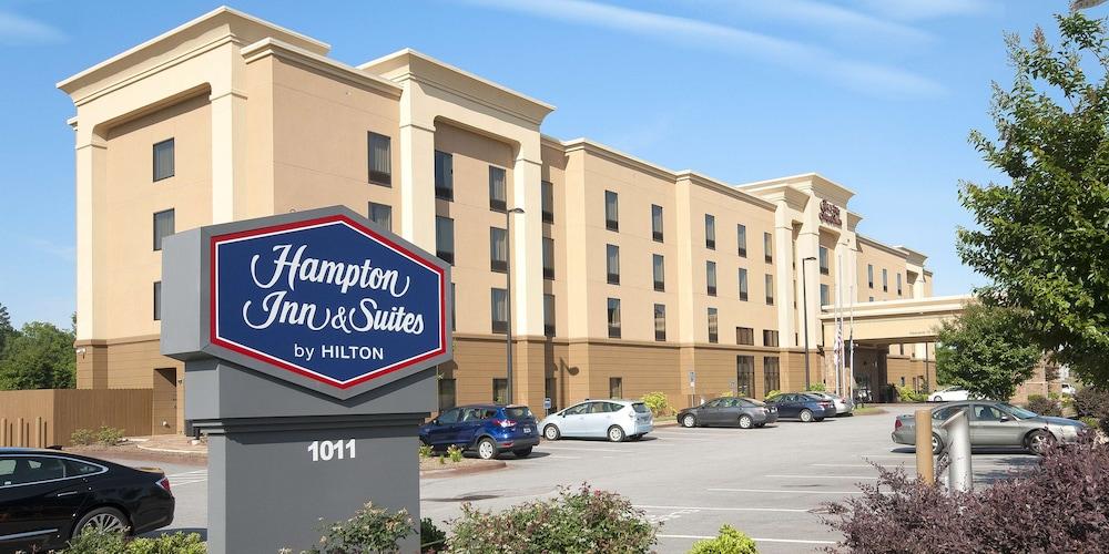 Pet Friendly Hampton Inn & Suites Seneca Clemson Area