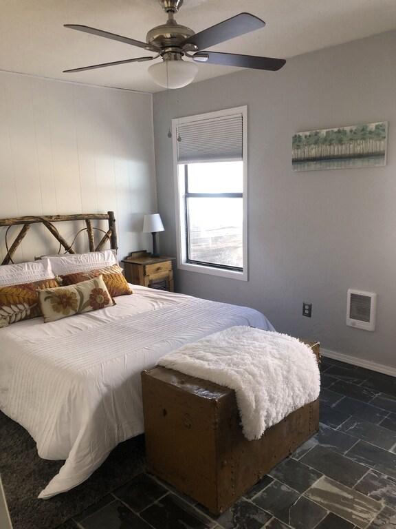 Cozy 2/1 Blocks from the Lift with Parking Pet Policy