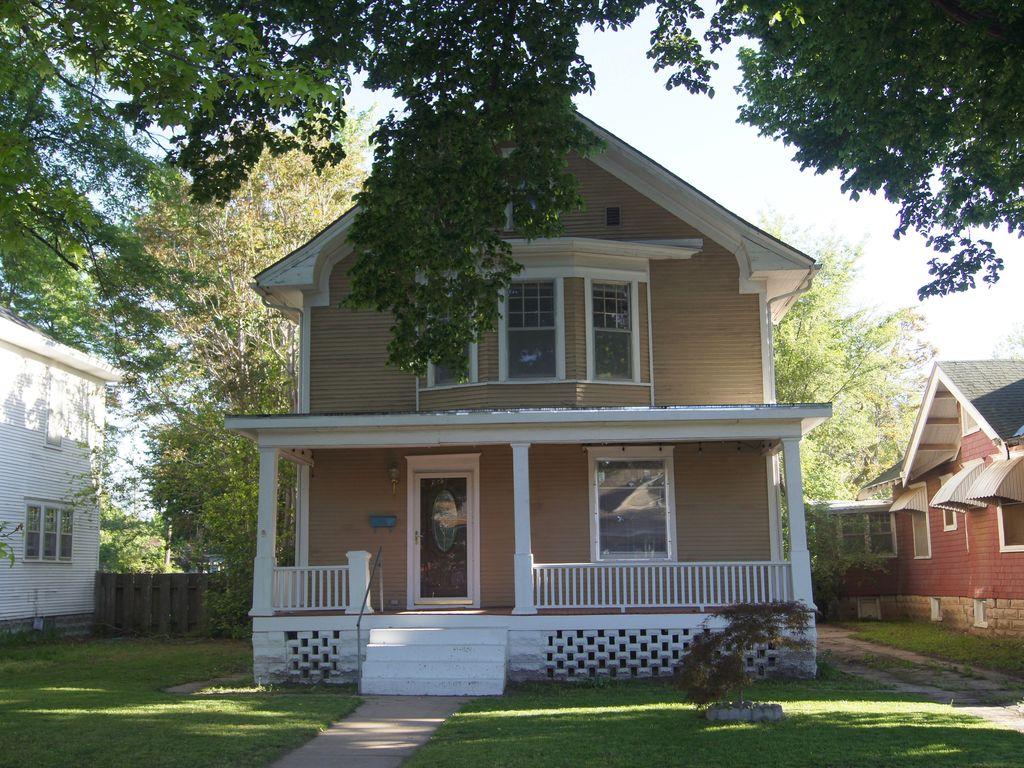 Historic College Grove Home Pet Policy