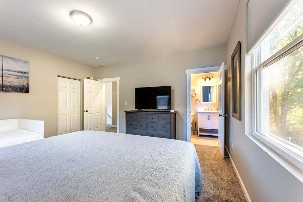 The Lexington Pet Policy