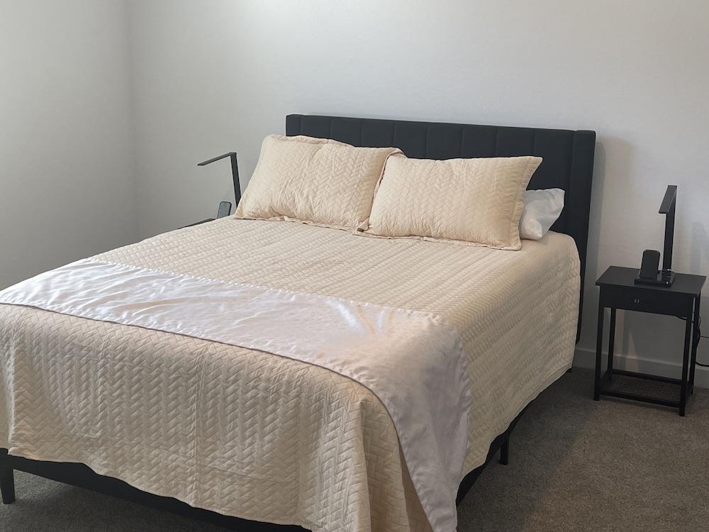 MotherinLaw Suite in Glendale Pet Policy