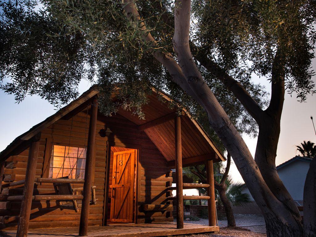 Pet Friendly Vacation Rentals In Ehrenberg Az Bringfido