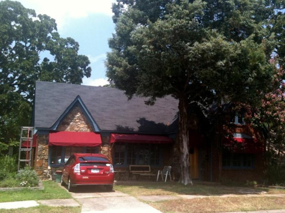 Bryant Airbnb Rentals Pet Policy