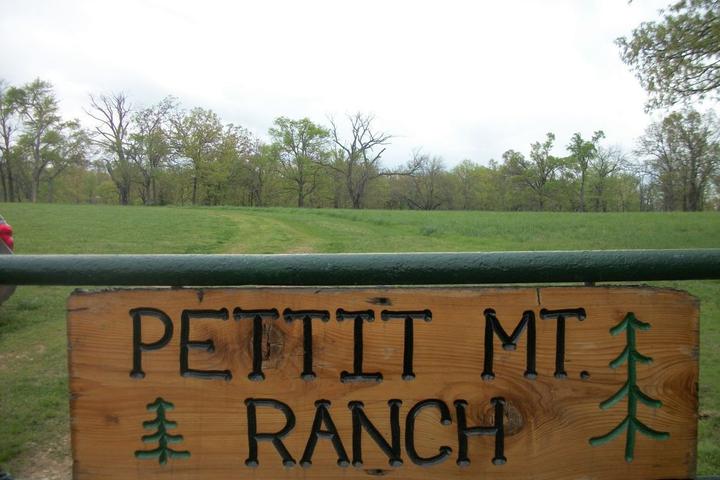 Pet Friendly Pettit Mountain Ranch Log Cabin