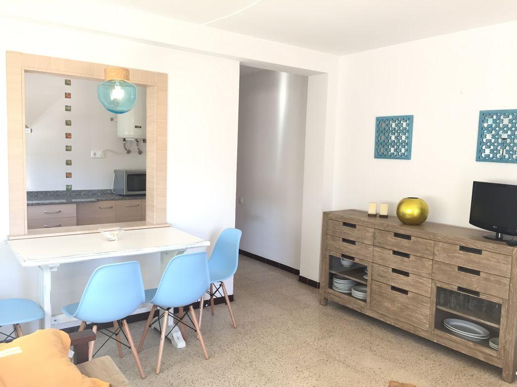 Pet Friendly 2/1 Apartment with Patio/Balcony