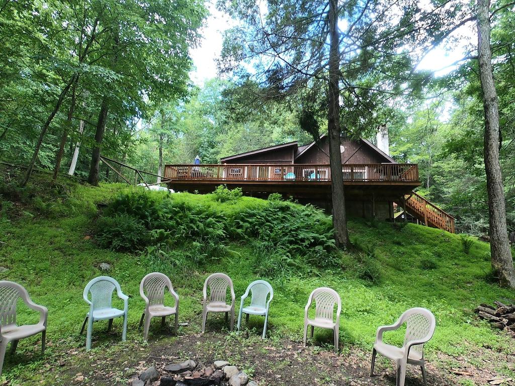 Secluded Pocono Lodge Perfect for Weekend Getaway Pet Policy