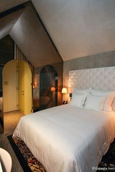 M Social Singapore Pet Policy