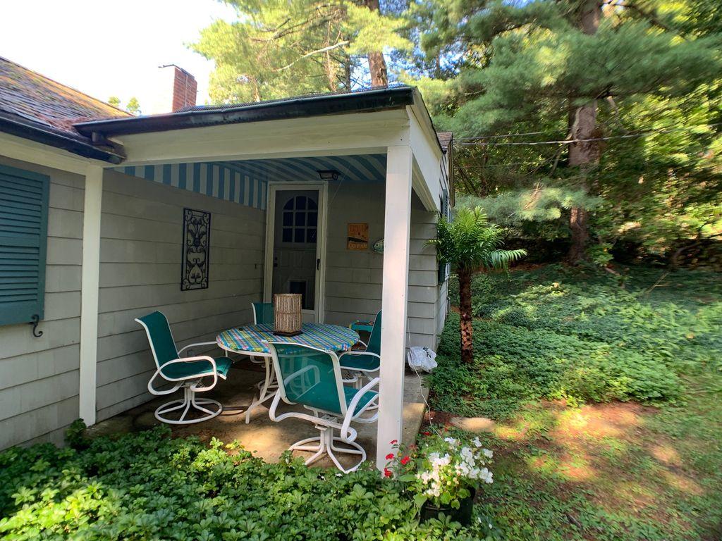 Watertown Guest Cottage Pet Policy