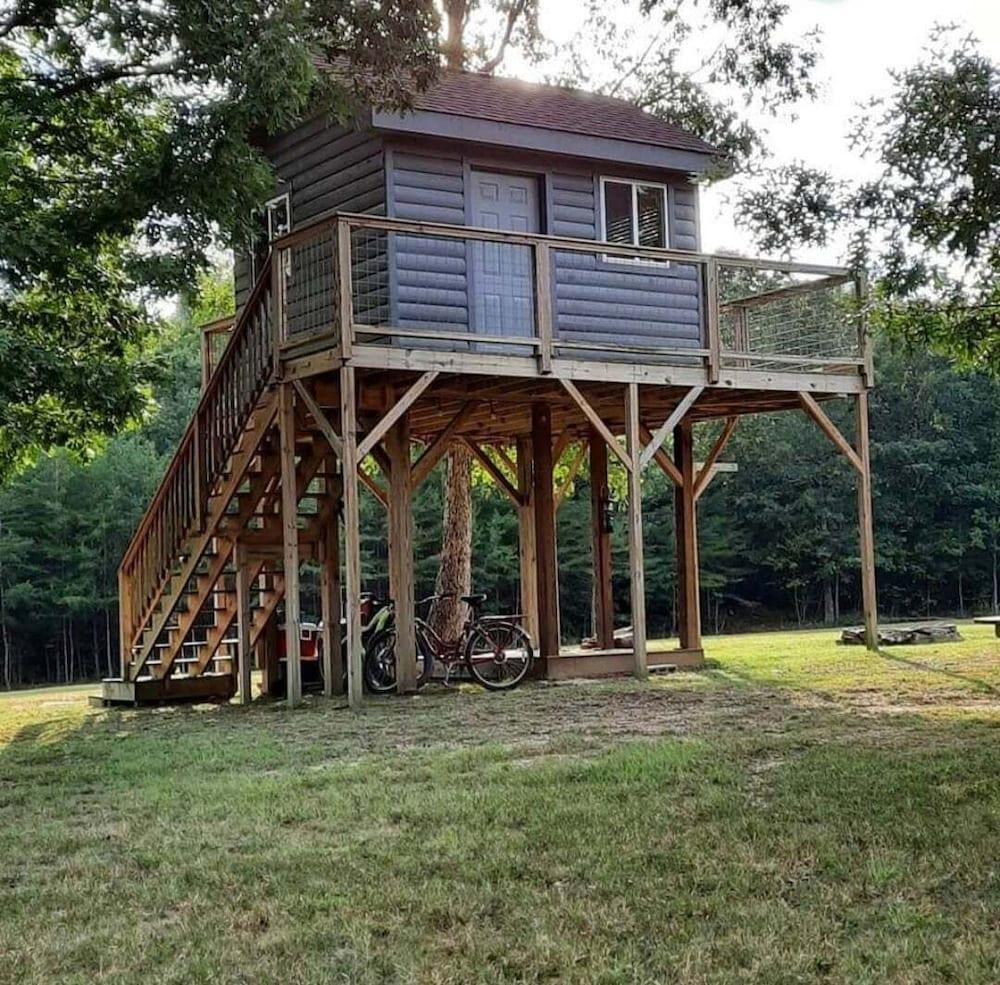 Pet Friendly Treehouse Camping