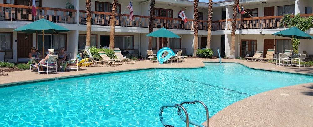 Pet Friendly Inn at Deep Canyon