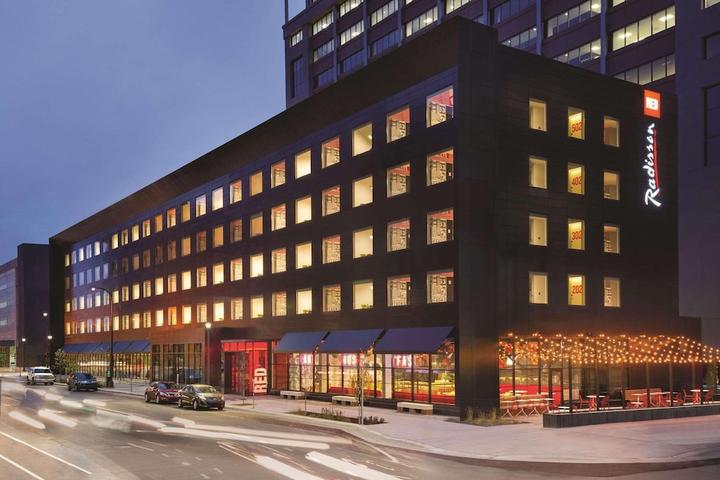 Pet Friendly Radisson RED Minneapolis Downtown